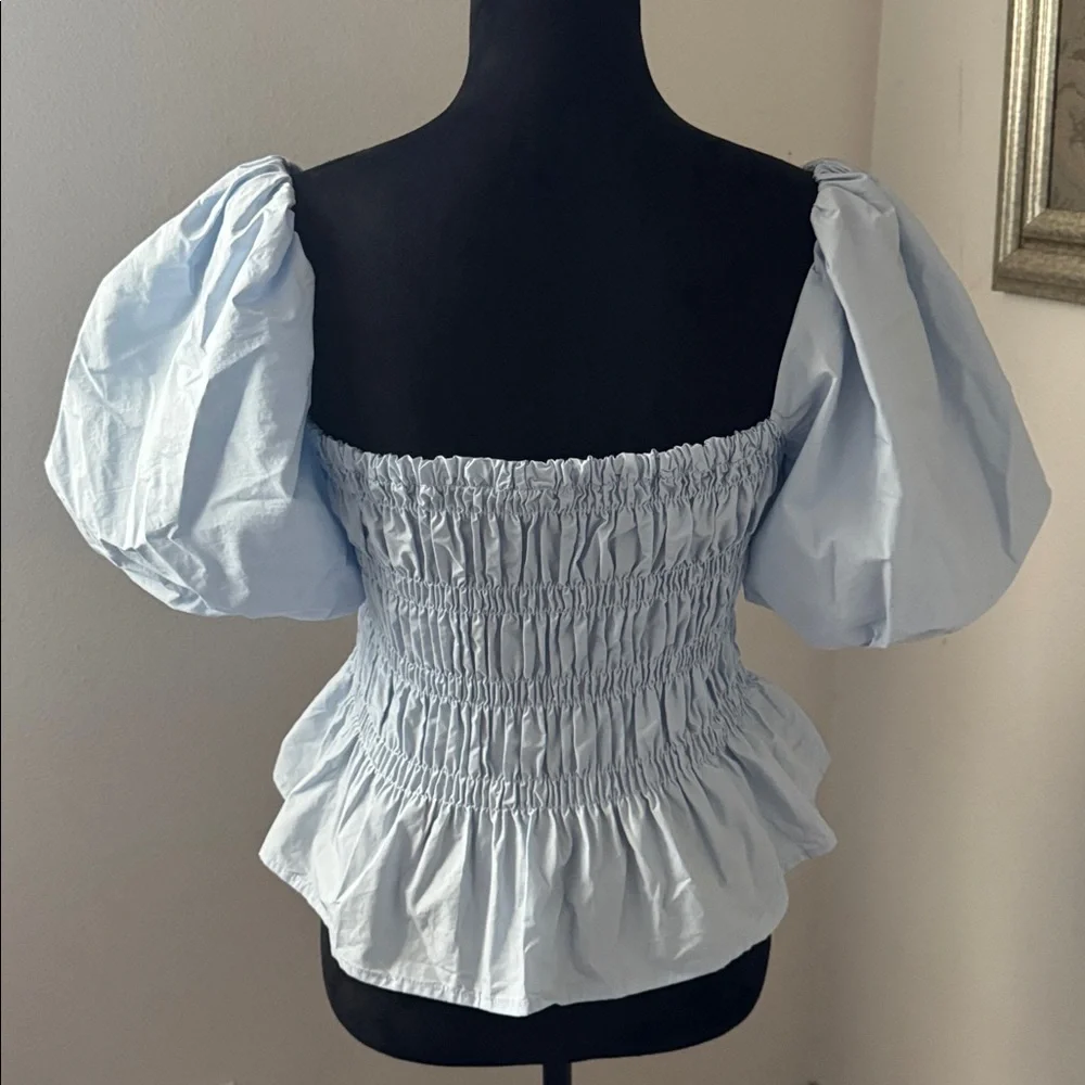 ASTR‎ The Label Light Blue Smocked Puff Sleeve Top peplum blouse Sz M